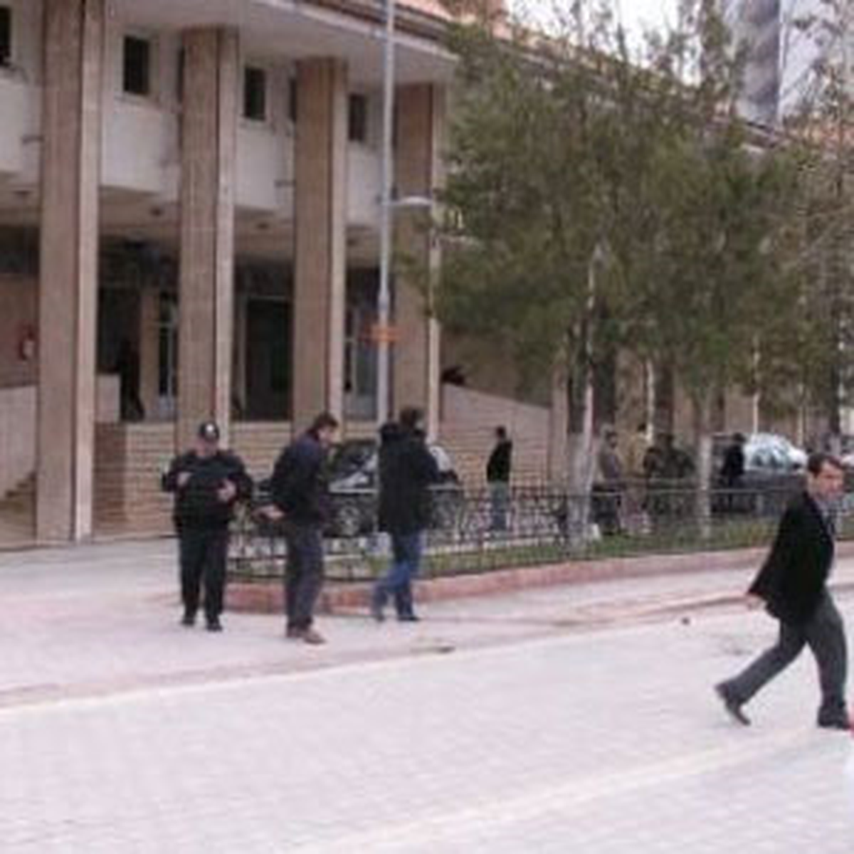Malatya Adliyesi Önünde Silahlı Saldırı: 1 Yaralı