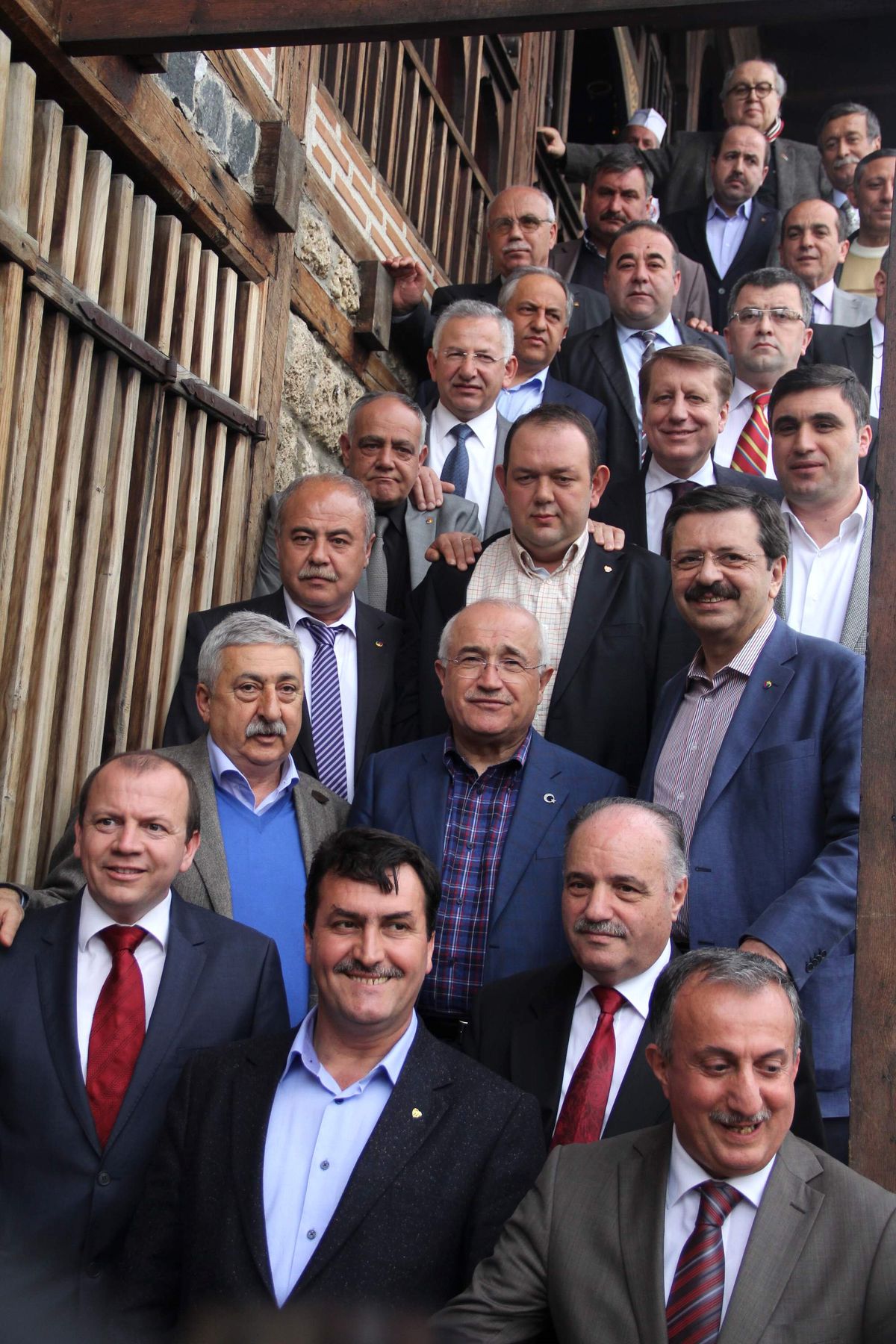 Meclis Başkanı Çiçek Düşme Tehlikesi Geçirdi