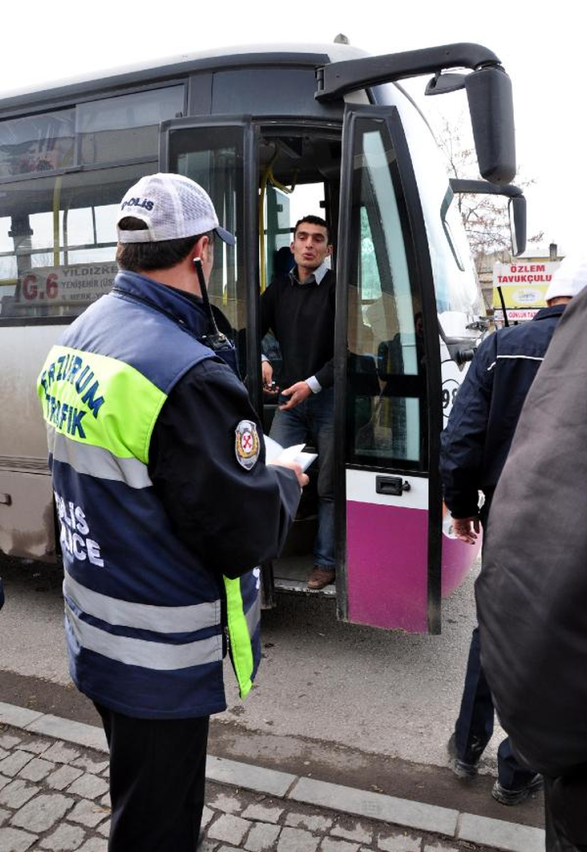 Öğrencileri Ygs\'ye Trafik Polisi Yetiştirdi