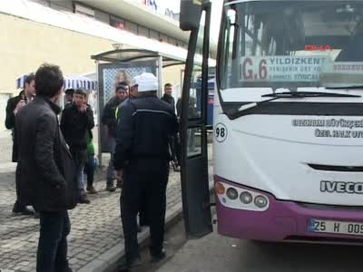 Öğrencileri Ygs\'ye Trafik Polisi Yetiştirdi