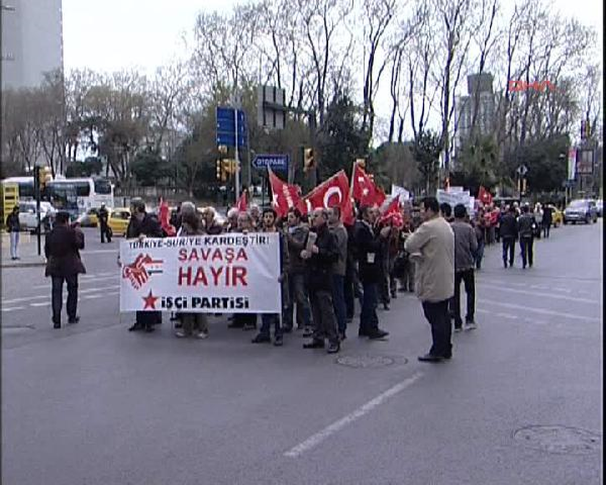 Suriyenin Dostları Konferansı, Protesto Edildi