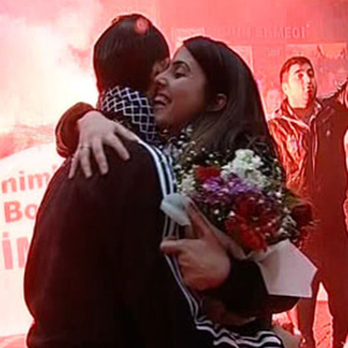 Taraftarlardan İlginç Evlilik Teklifi