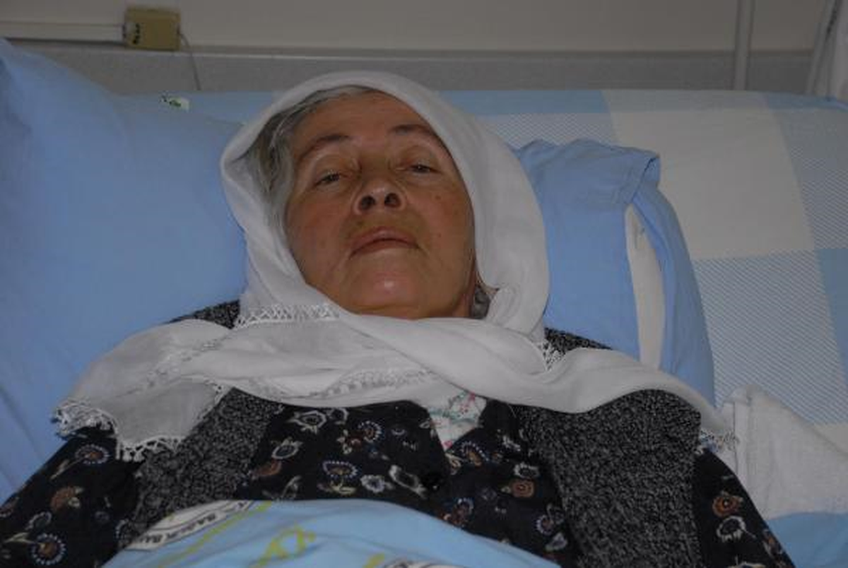 Yaşlı Çiftin Parasını Az Buldu, Bağlayıp Dövdü