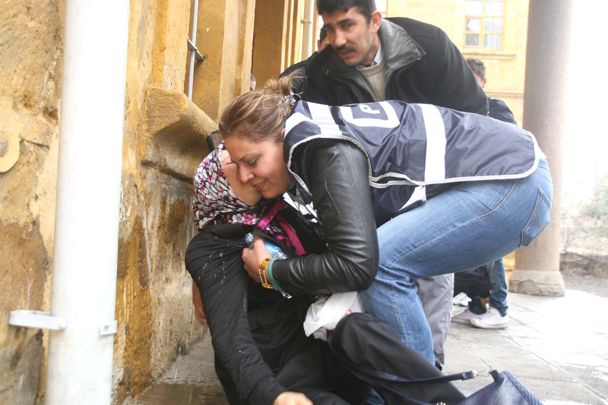 Yozgat\'ta Sınav Heyecanına Dayanmayan Veli Fenalık Geçirdi