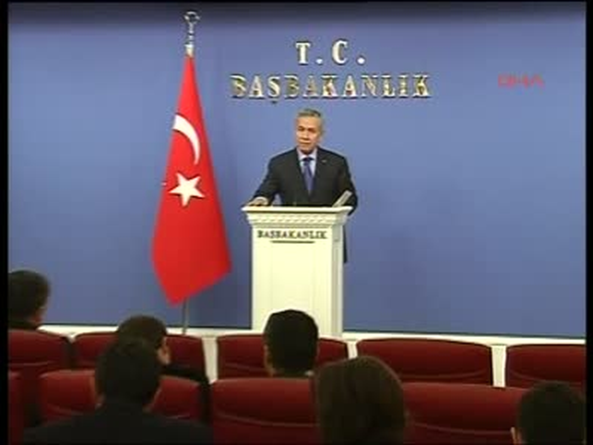 2 Başbakan Yardımcısı Bülent Arınç Bakanlar Kurulu Sonrası Gazetecilerin Sorularını Yanıtladı