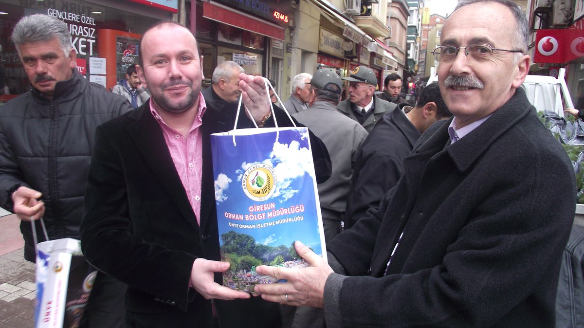 2 Bin Fidan 15 Dakikada Tükendi