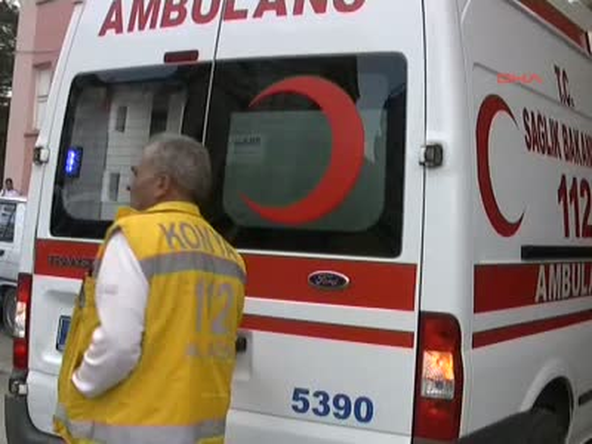 Akşehir\'de Otobüs, Motosiklete Çarptı 1 Ölü Konya\'nın Akşehir İlçesi\'nde Yolcu Otobüsünün Çarptığı...