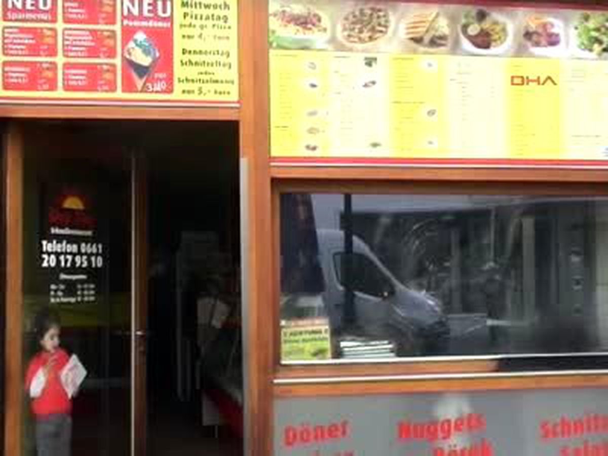 Almanya\'da Türk Döner Büfesi Kundaklandı