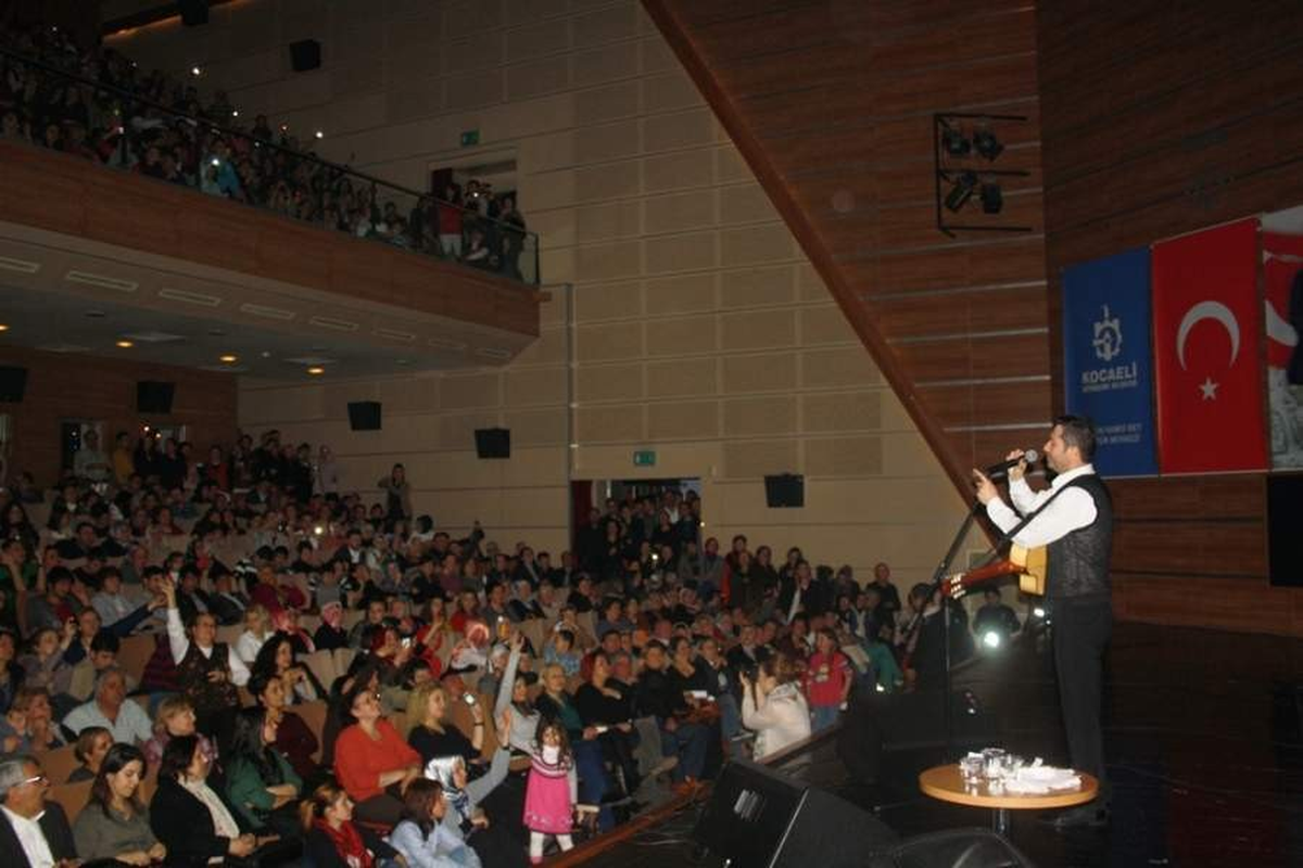 Baha\'da Gebze\'de Muhteşem Konser