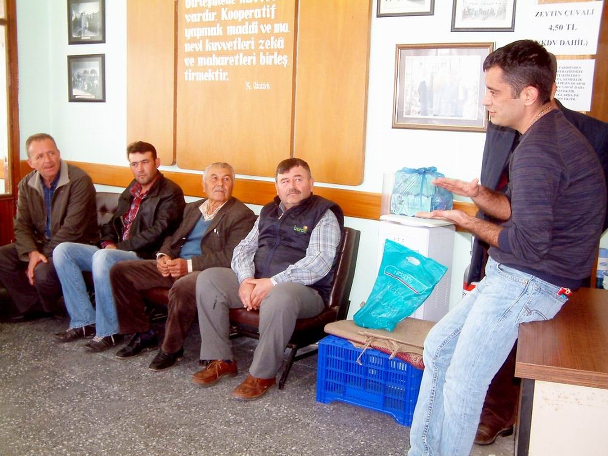 Burhaniye'de Zeytincilere Budama Anlatıldı