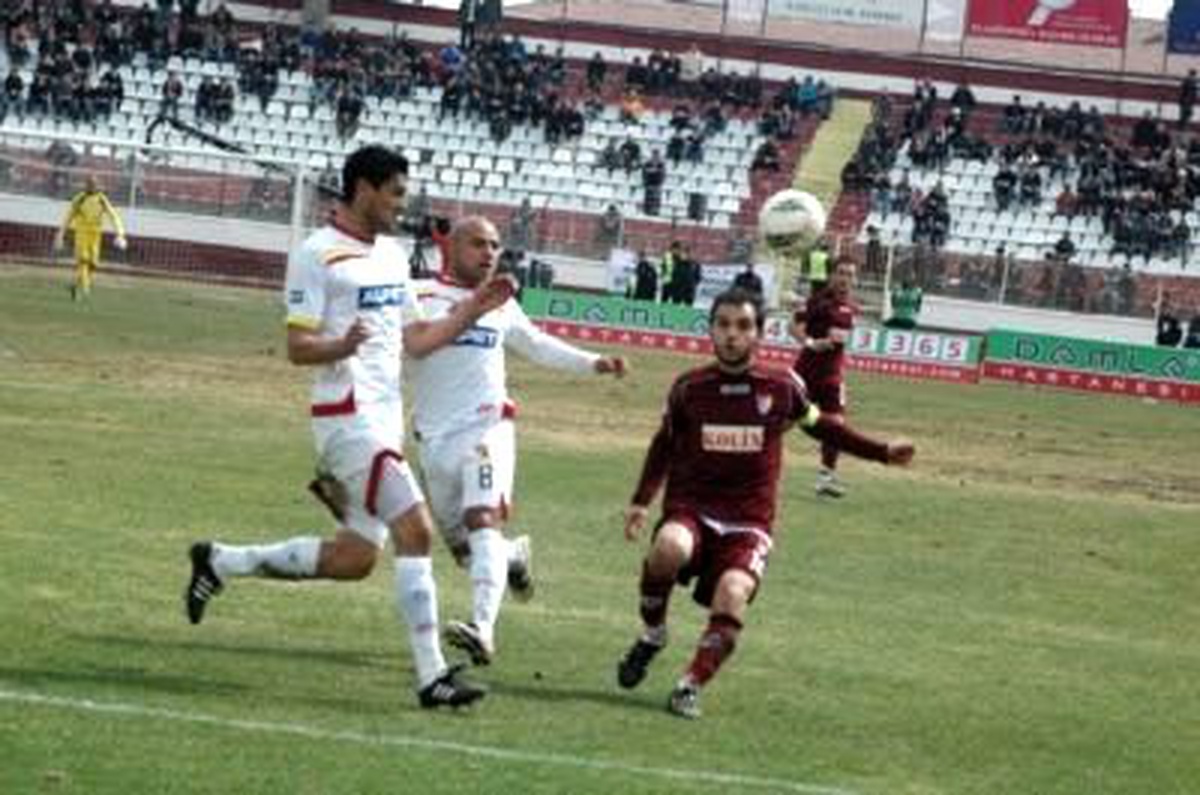 Elazığspor, Göztepe'yi 3 Golle Geçti