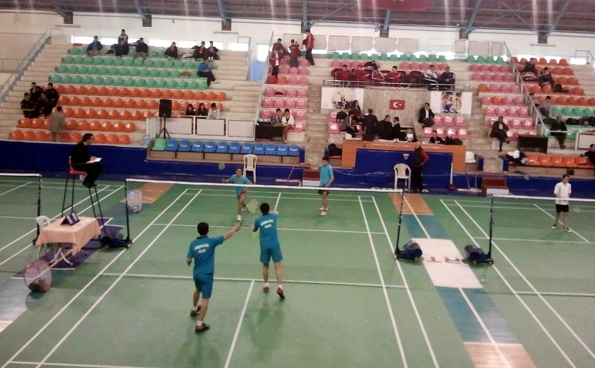 Gölbaşı Lisesi'nin Badminton Takımının Başarısı