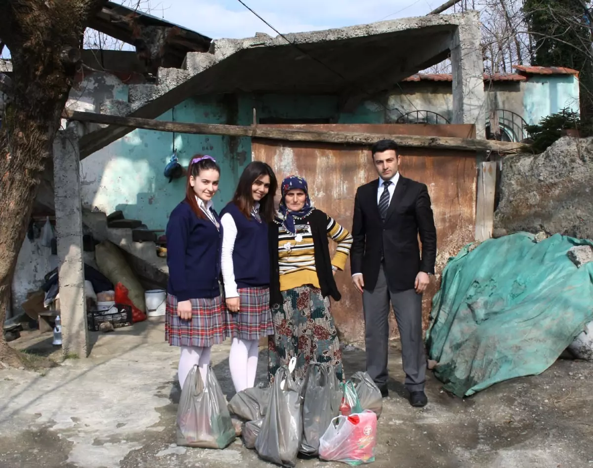 Harçlıkları Küçük, Yürekleri Büyük