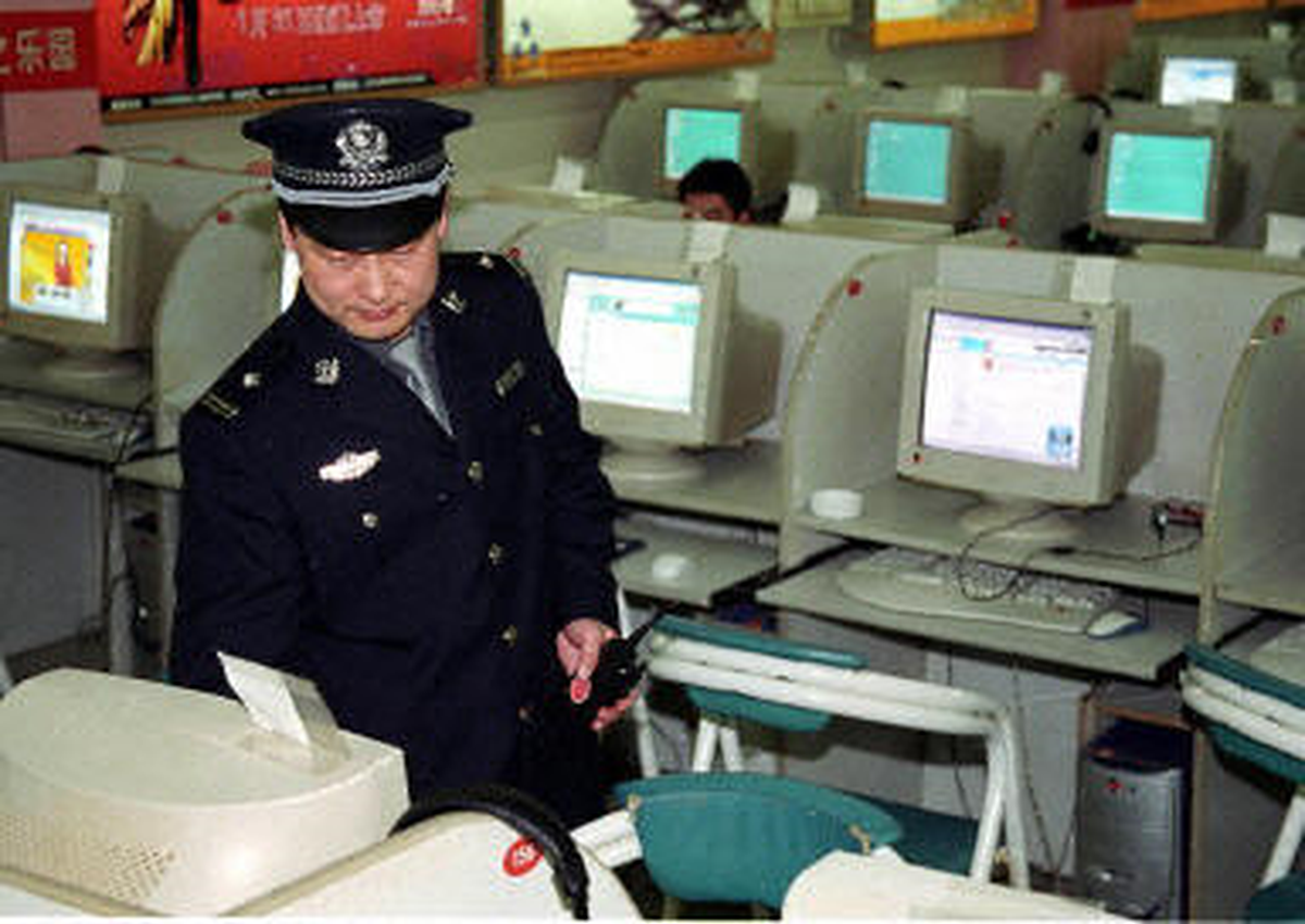 İngiltere\'de İnternete Polis Denetimi