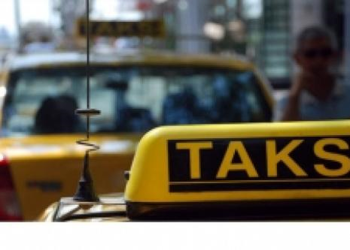 İstanbul\'da 16 Bin Korsan Taksi Çalışıyor