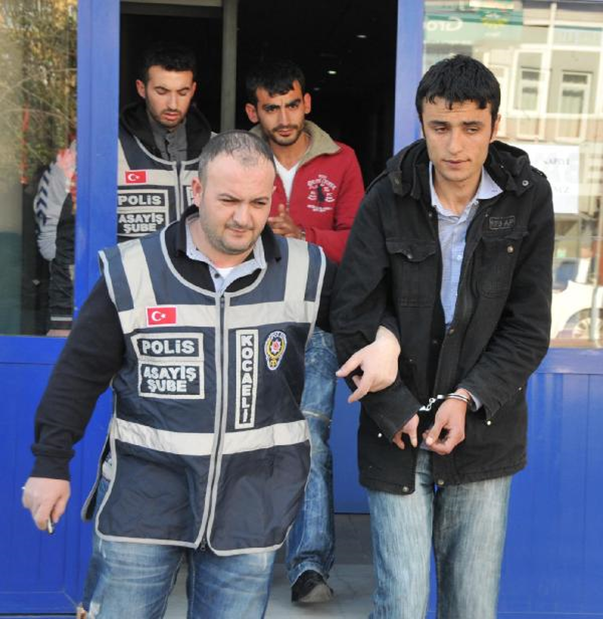 Kahramanmaraş\'da 6 Okulu Soydular, Kocaeli\'de Yakalandılar