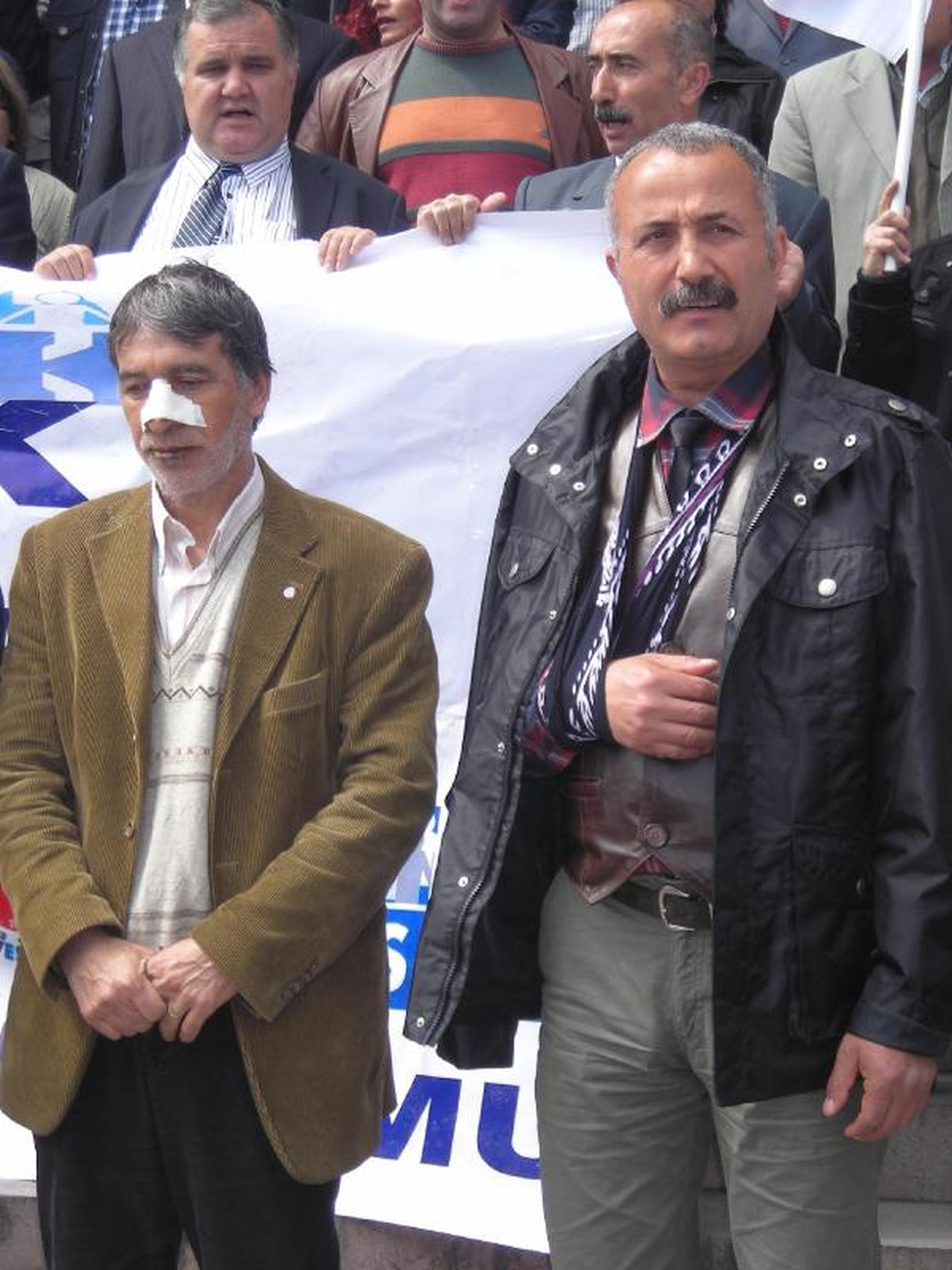 Kesk\'ten, 4+4+4 Protestosunda Polisin Müdahalesine Suç Duyurusu