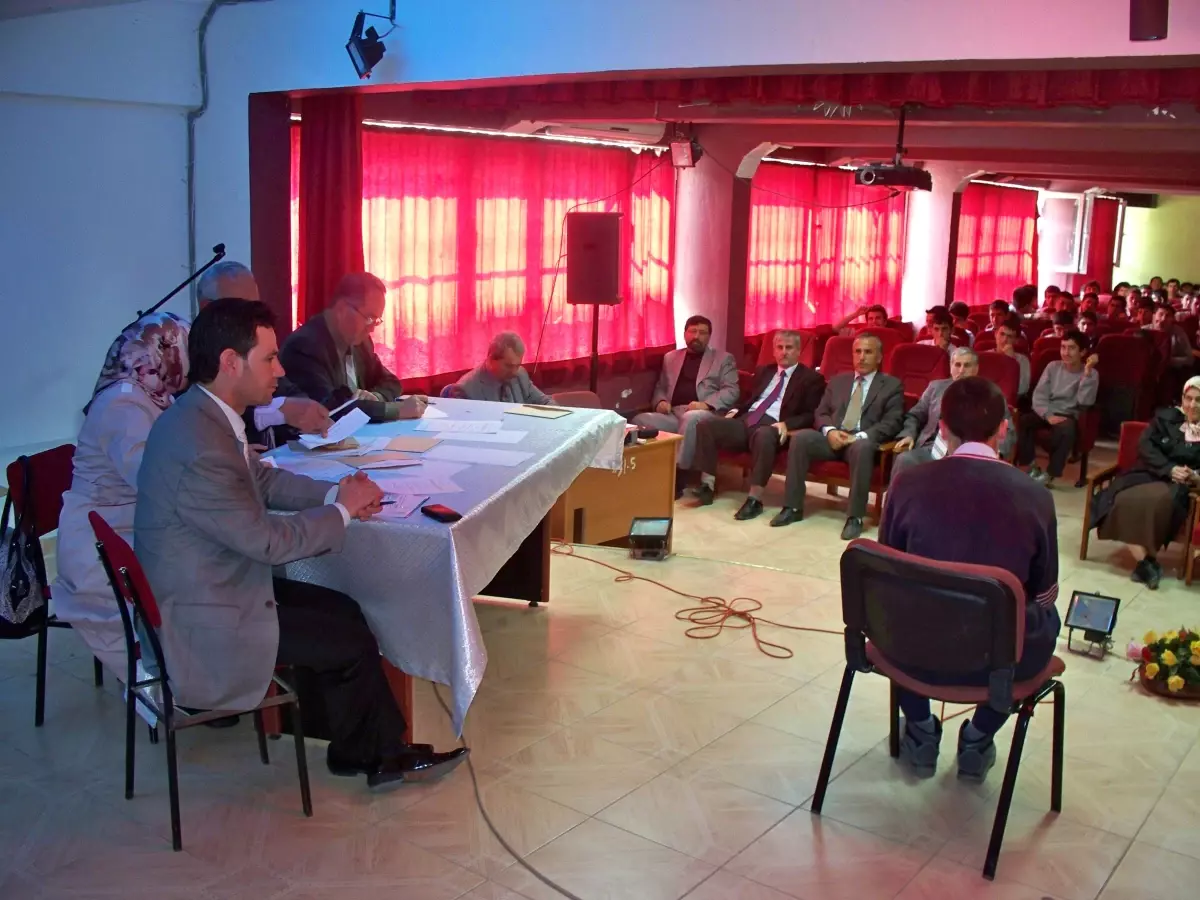 Kozan\'da Bisiklet Ödüllü Hadis Ezberleme Yarışması Düzenlendi