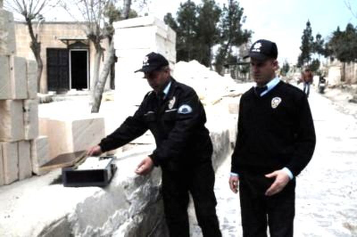 Mezarlıkta Torbacı Operasyonu 2 Gözaltı