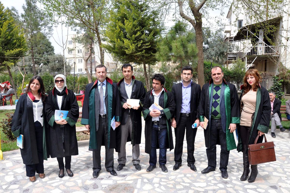 Nusaybinli Avukatlar Vatandaşlara Broşür Dağıttı