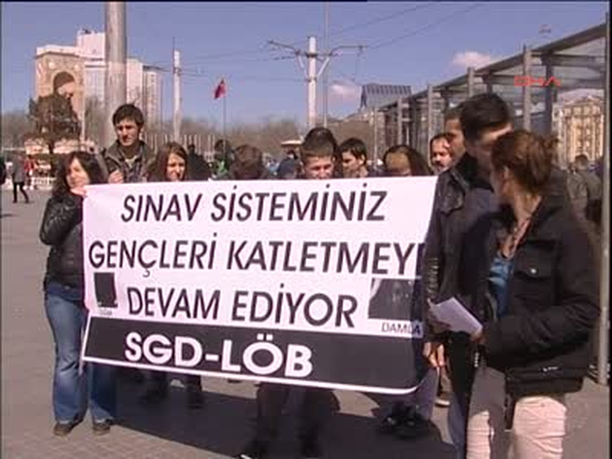 Öğrencilerden Sınav Protestosu