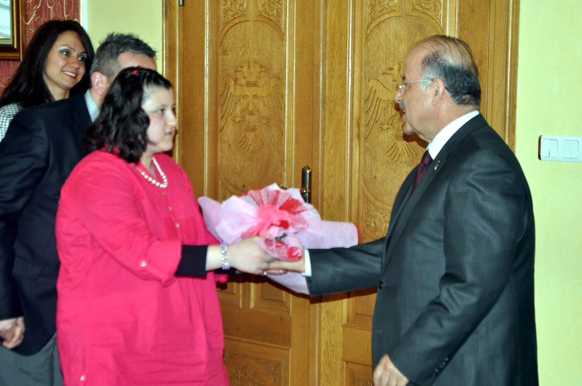 Otistik Çocuklar, Ali Kolat\'ı Ziyaret Etti