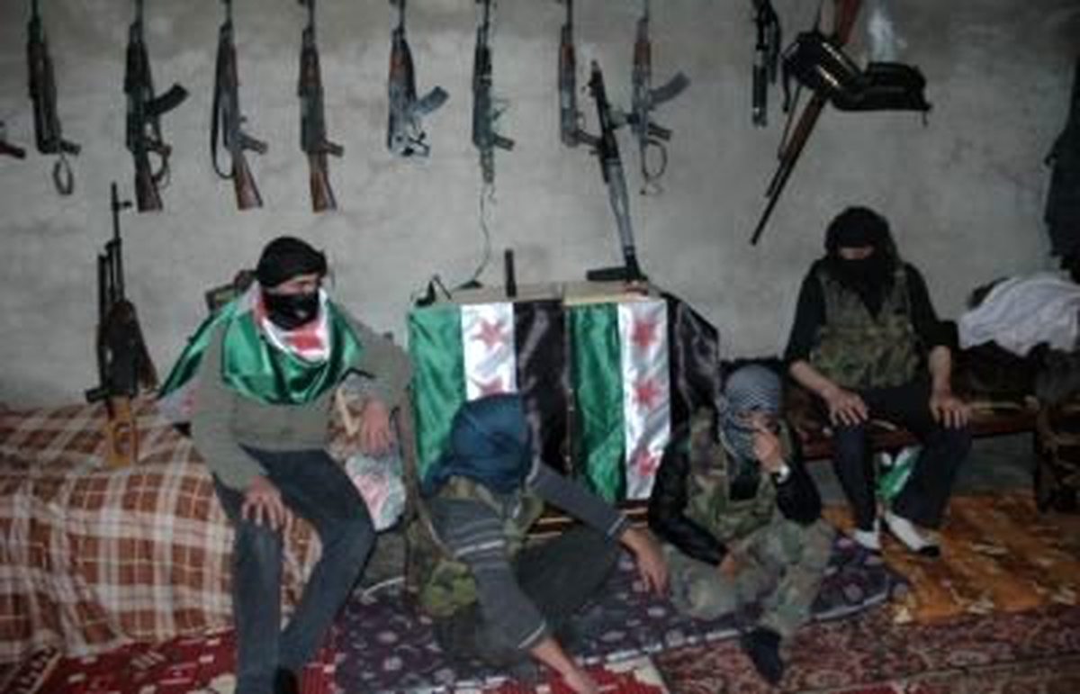 (Özel Haber) Suriyeli Muhalifler, Esad\'ın Askerlerine Karşı İşte Bu Bombaları Kullanıyor