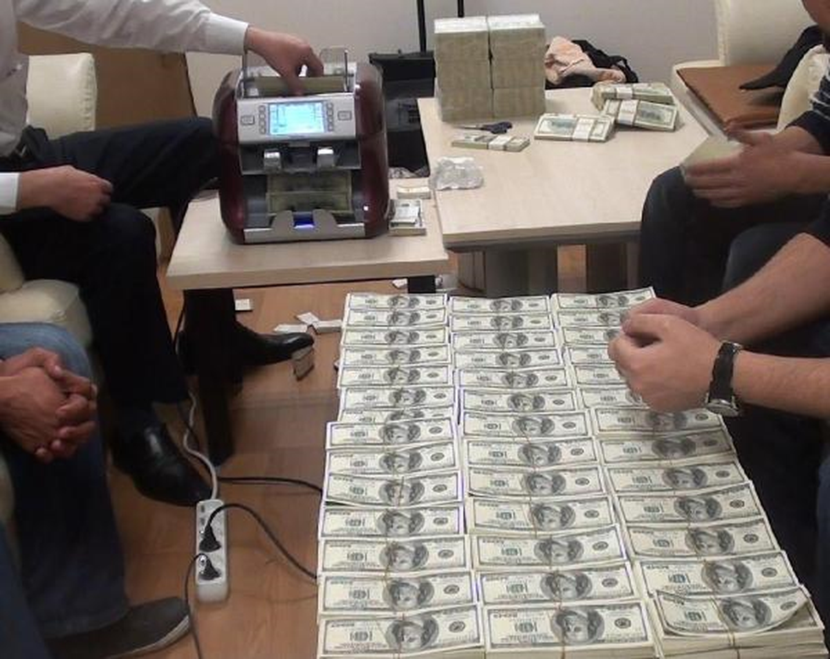 Polis, Libyalı Yolcuda Yakaladığı 2,5 Milyon Doları 6 Saatte Sayabildi