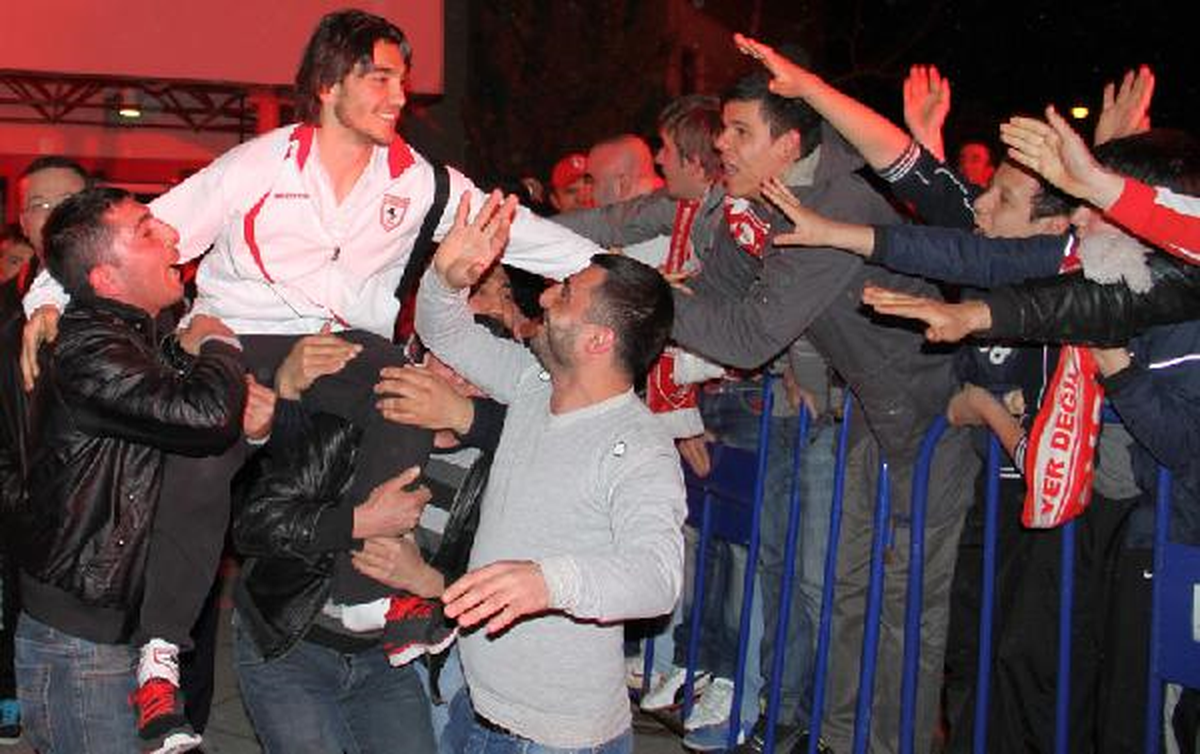 Samsunspor\'a Coşkulu Karşılama
