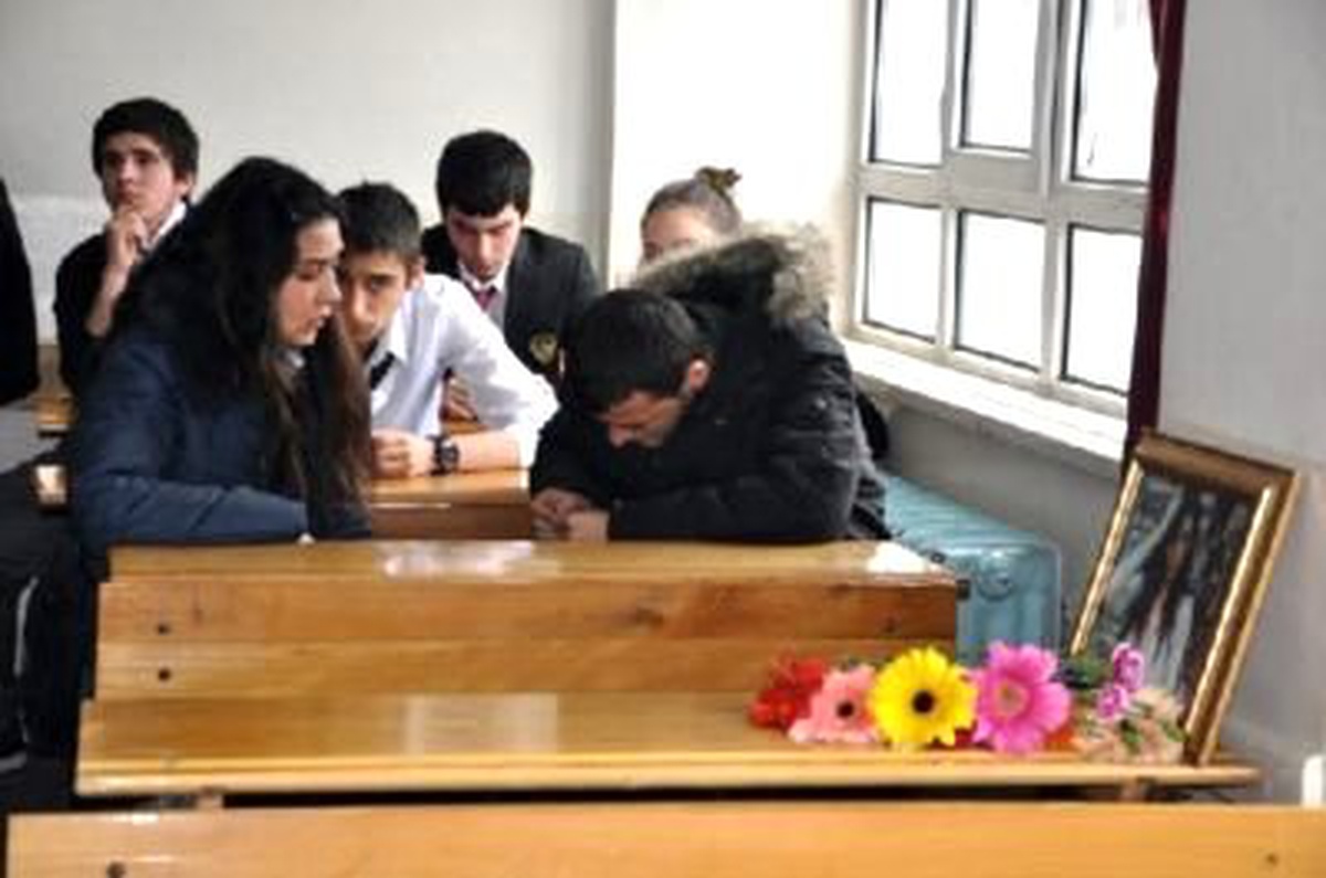 Sınav Heyecanına Kalbi Dayanmayan Öğrencinin Sınıfında Hüzün
