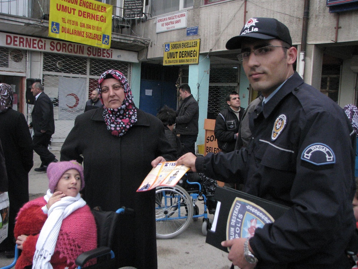 Sorgun Toplum Destekli Polister Hırsızlıklara Karşı Broşürlü Uyarı