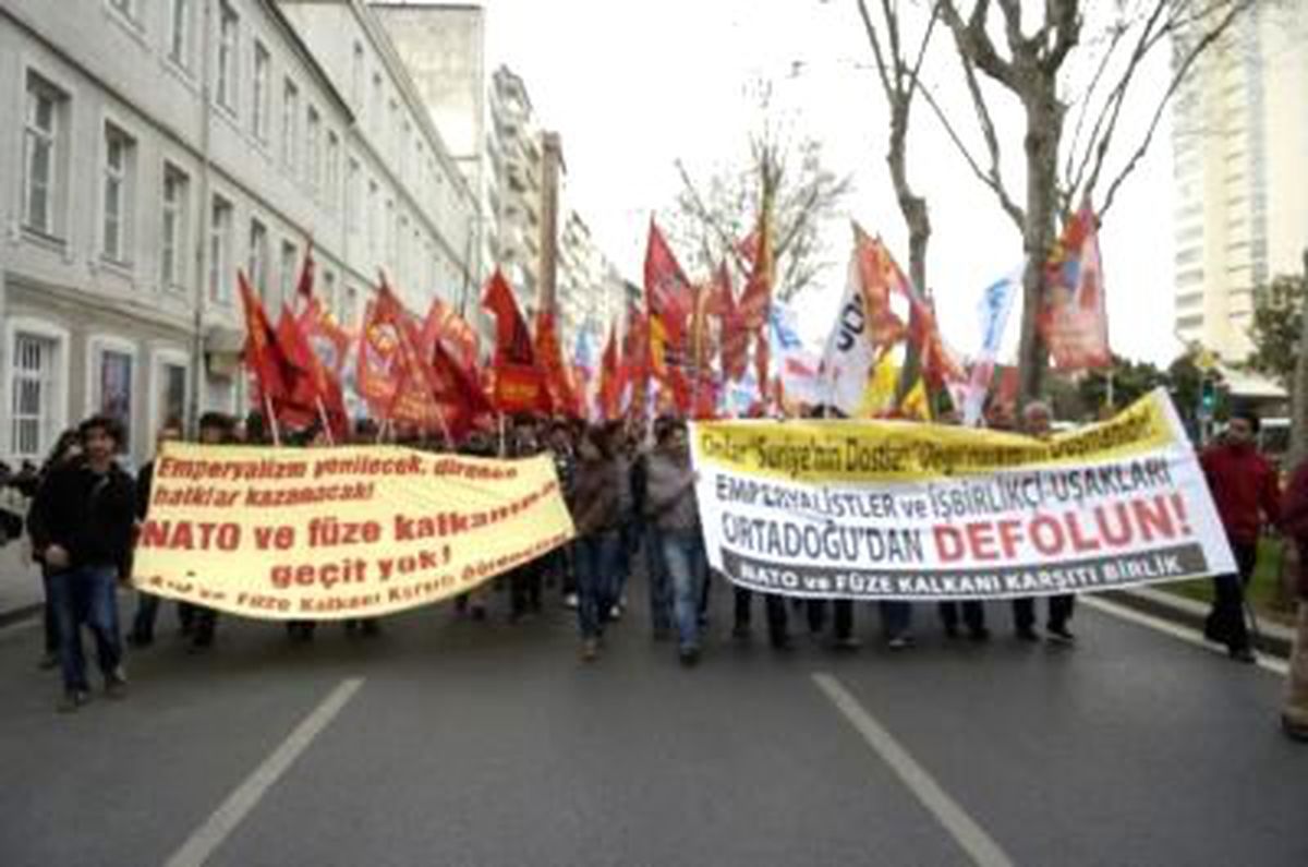 Suriye Dostları Toplantısına Protesto