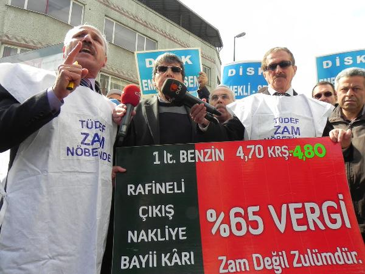 Tüketiciler Zamları Siyah Kurdele ile Protesto Etti