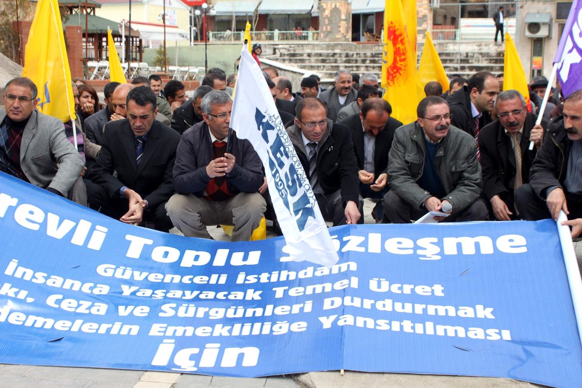 Tunceli\'de Sendika Yasa Tasarısı Protesto Edildi