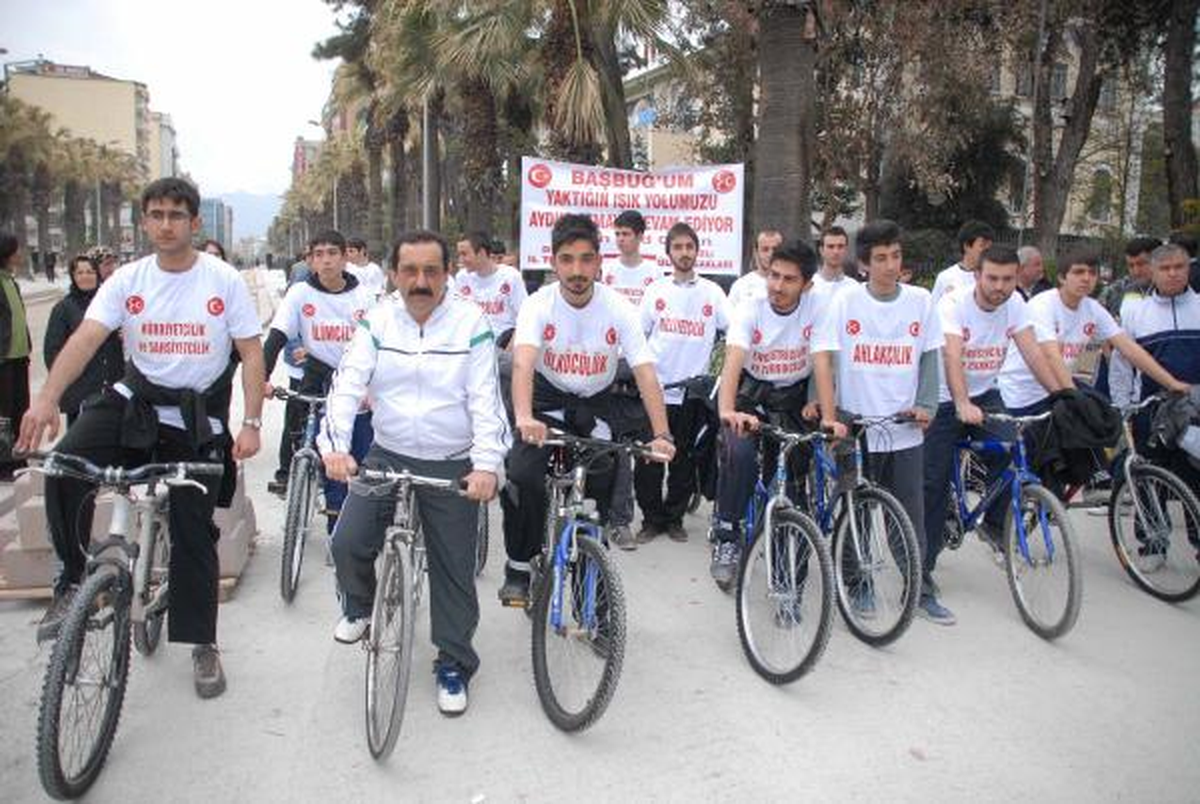 Türkeş İçin Bisikletle Yola Çıktılar
