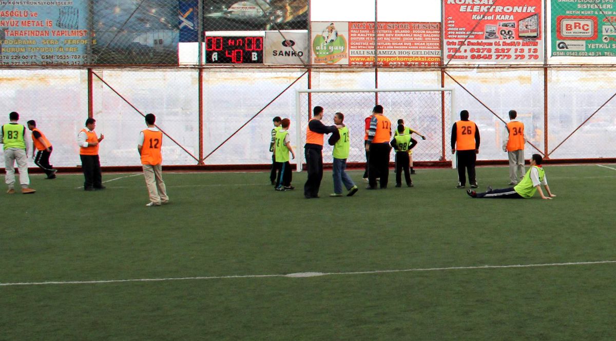 Zihinsel Engellilerden Futbol Şov