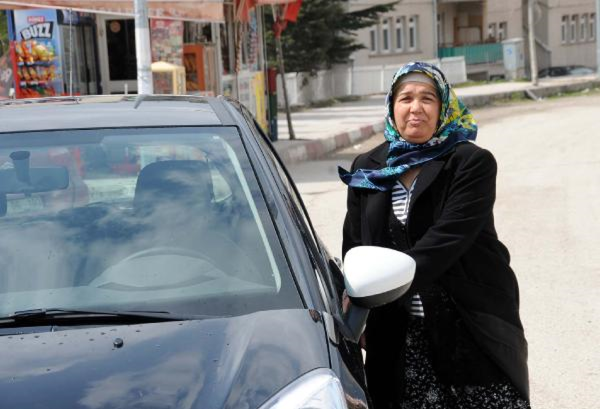 58 Yaşındaki Kadın, Hasta Eşi İçin Sürücü Belgesi Aldı
