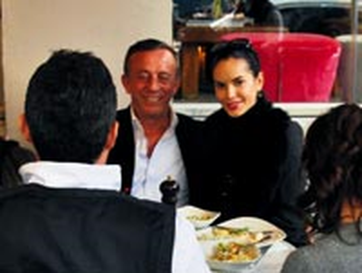Ağaoğlu\'nun Romantik Anları