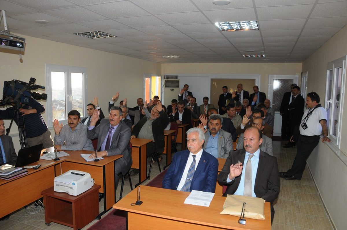 Aldırmaz, Sarıçam Belediye Meclisinde