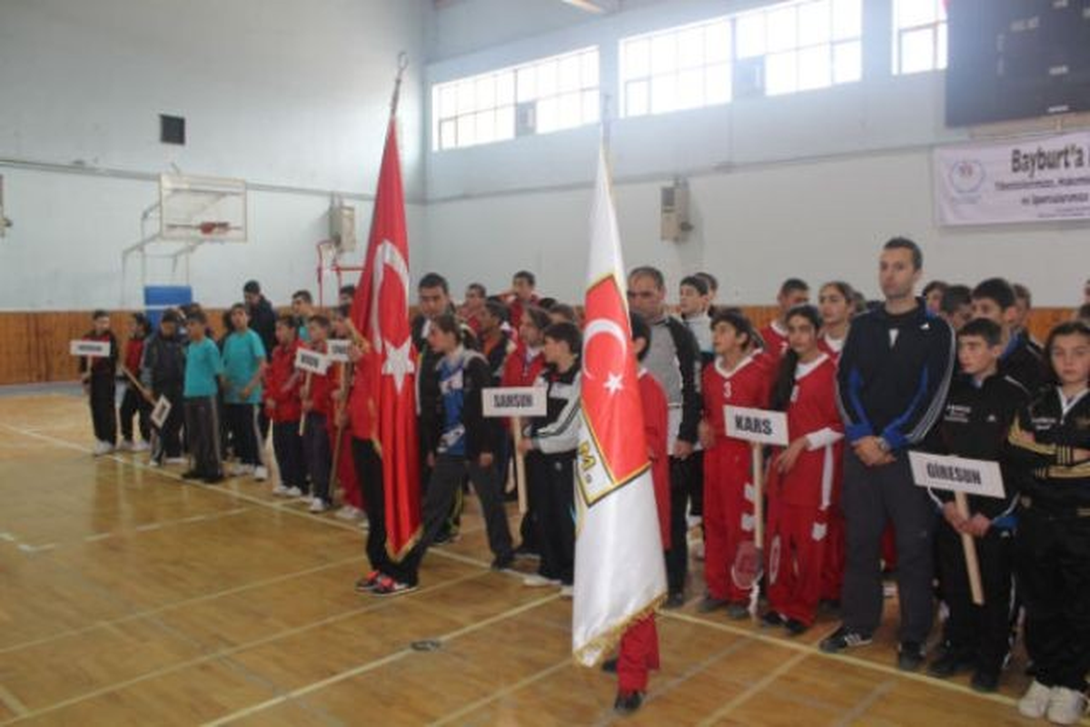 Bayburt'ta Badminton Şampiyonası