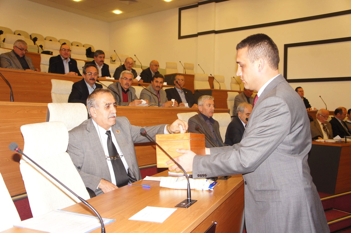 Belediye Meclisi Nisan Ayı Toplantılarına Seçimle Başladı