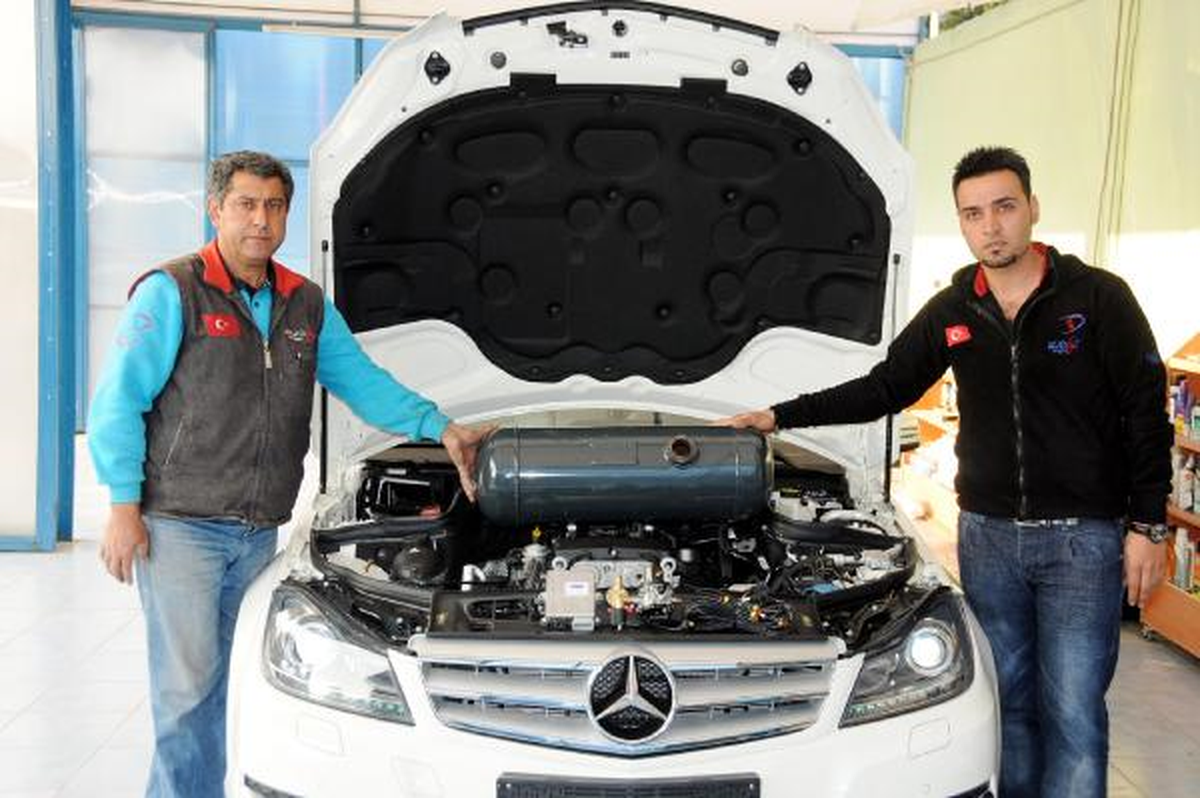 Benzine Yapılan Zamlar, Lüks Araçları Lpg'li Yaptı