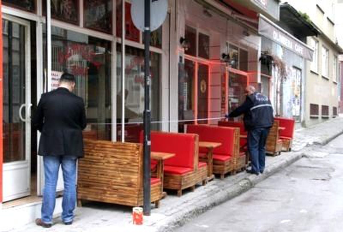 Bıçaklı Saldırıya Uğrayan Genç Hastanelik Oldu