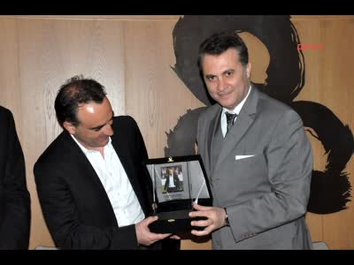 Carlos Carvalhal\'e Veda Yemeği Verildi