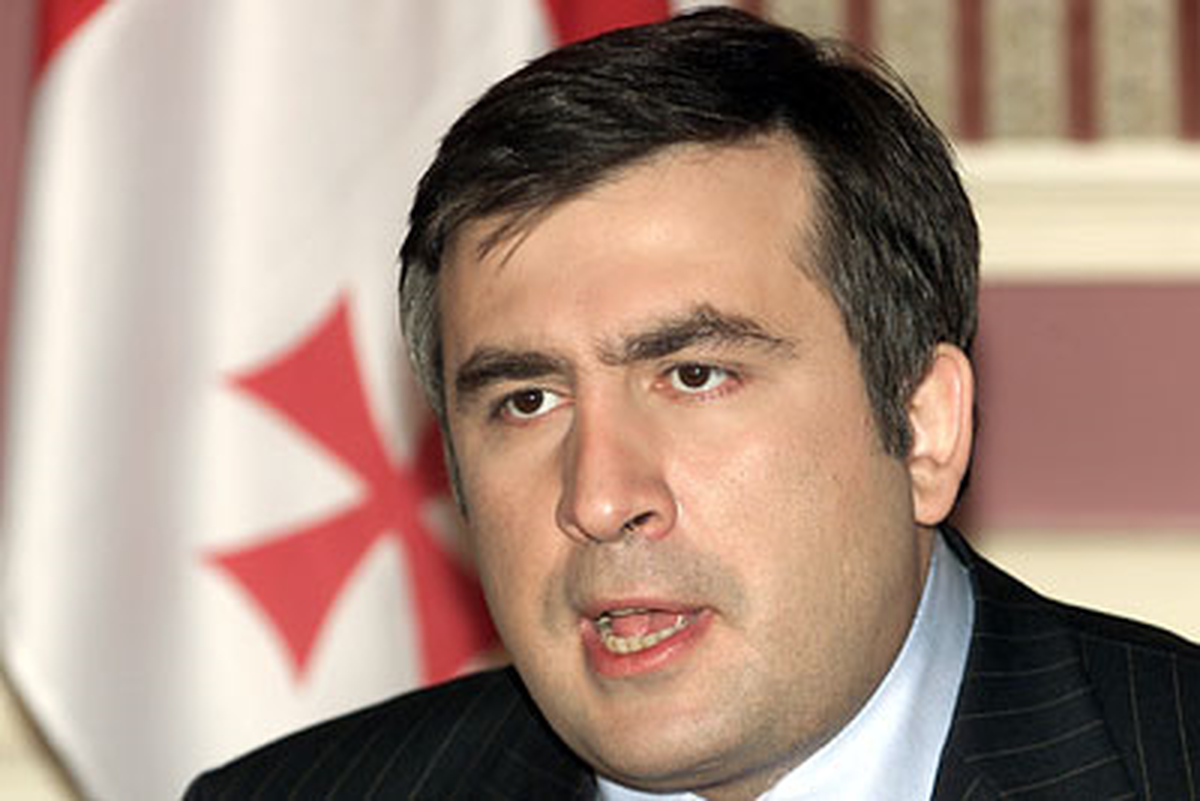 Gürcistan Cumhurbaşkanı Sakaşvili'nin Chicago Zirvesi Öncesi Anlamlı NATO Ziyareti