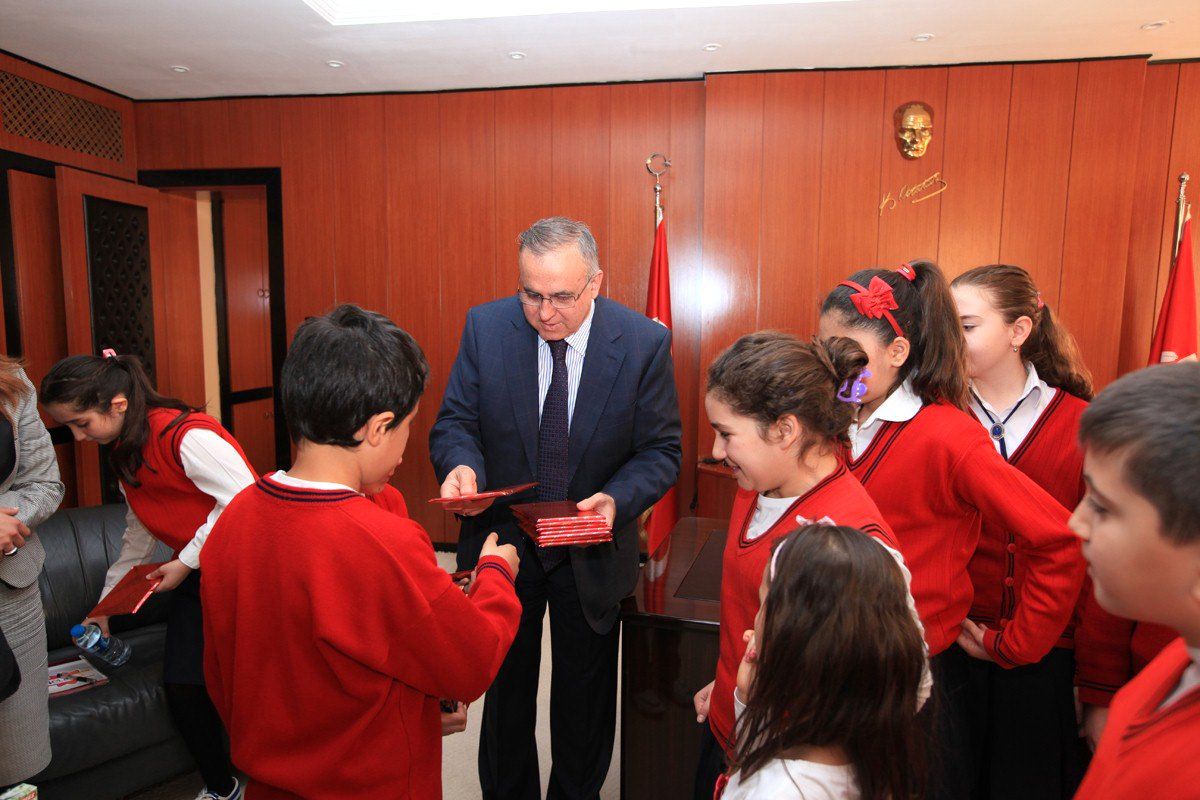 Güzelbey\'den Öğrencilere Altın Değerinde Tavsiye