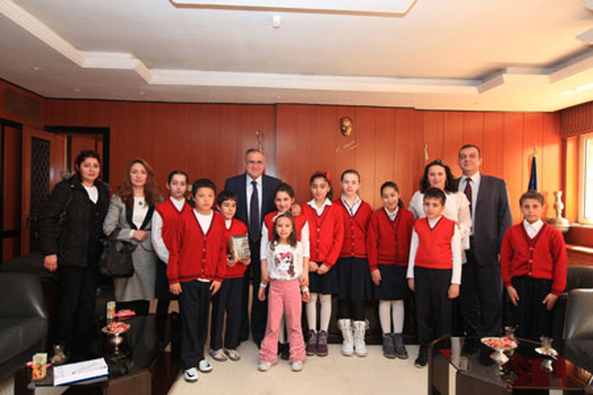 Güzelbey\'den Öğrencilere Tavsiye