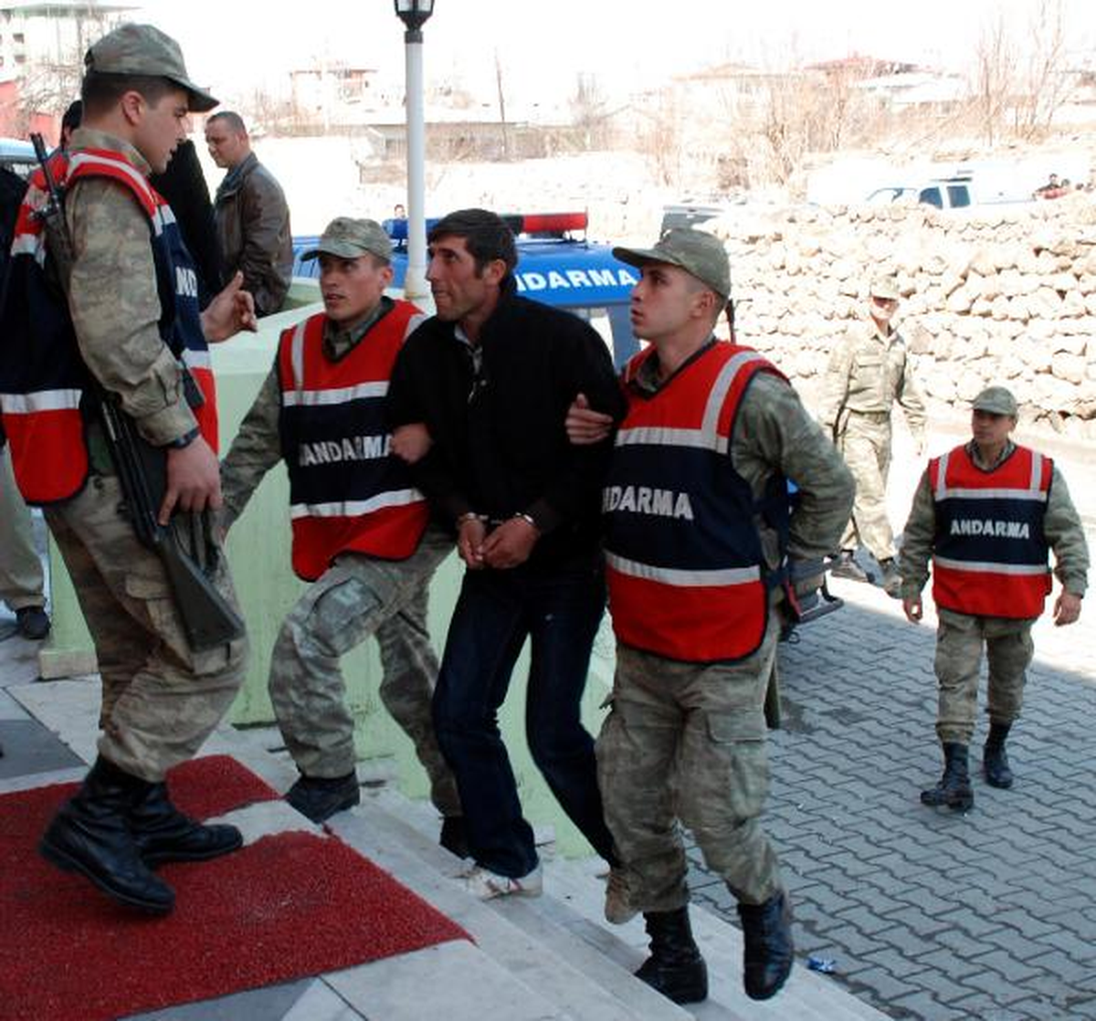 İnsan Ticareti Yapan Çete Adliyeye Sevk Edildi