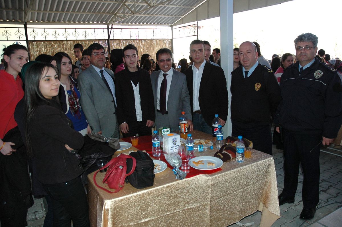 Karaman\'da Ygs\'ye Giren Öğrenciler Sınav Stresini Eğlenerek Attılar