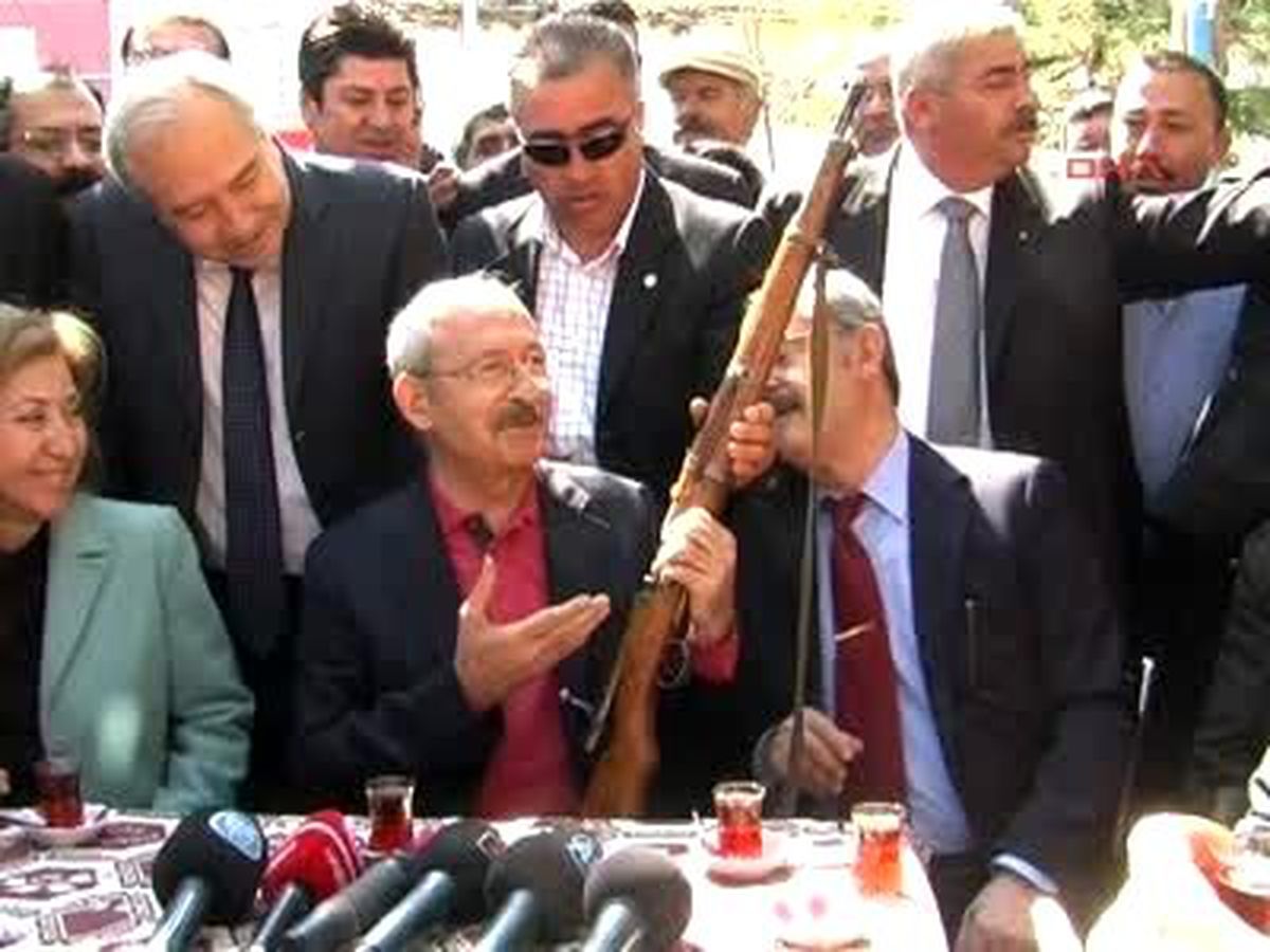 Kılıçdaroğlu\'na Dolu Tüfek Şoku